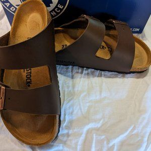 New Birkenstock Arizona Brown Size 6 Sandals
